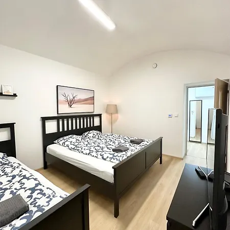 The Little Peaceful Retreat Near Center Apartman *