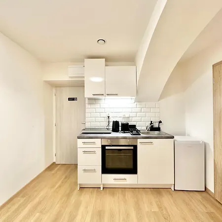 The Little Peaceful Retreat Near Center Apartman *