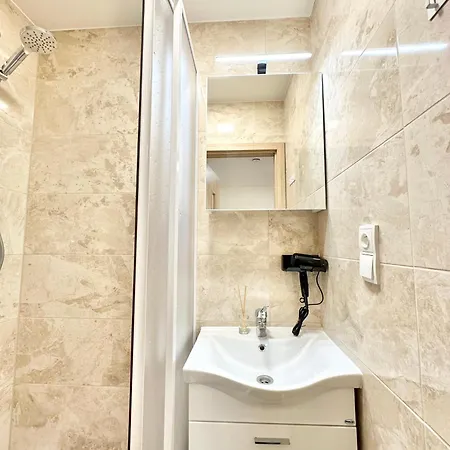 The Little Peaceful Retreat Near Center Apartman *