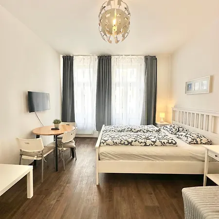 Apartman The Little Peaceful Retreat Near Center