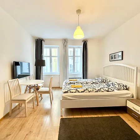 The Little Peaceful Retreat Near Center Apartman *
