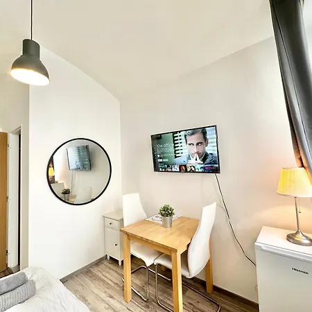The Little Peaceful Retreat Near Center Apartman