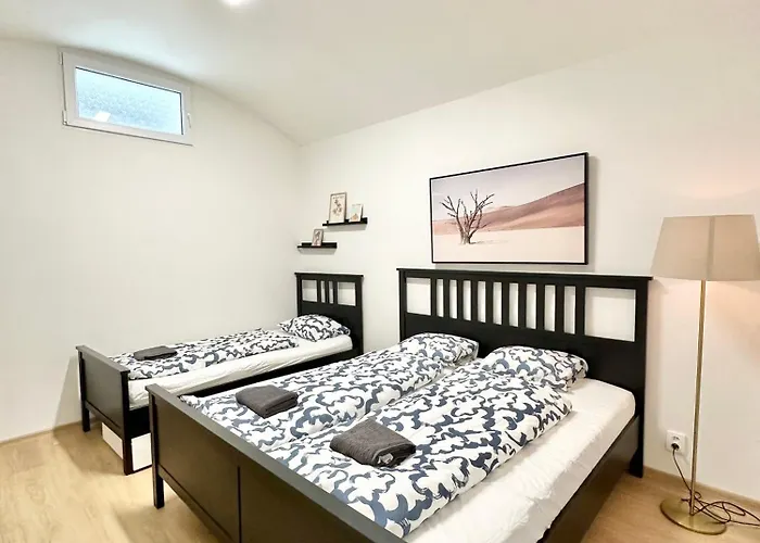 The Little Peaceful Retreat Near Center דירה פראג