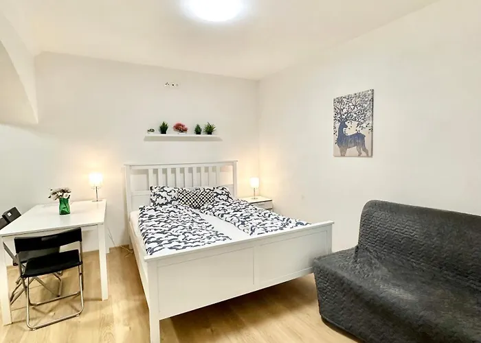 The Little Peaceful Retreat Near Center * פראג